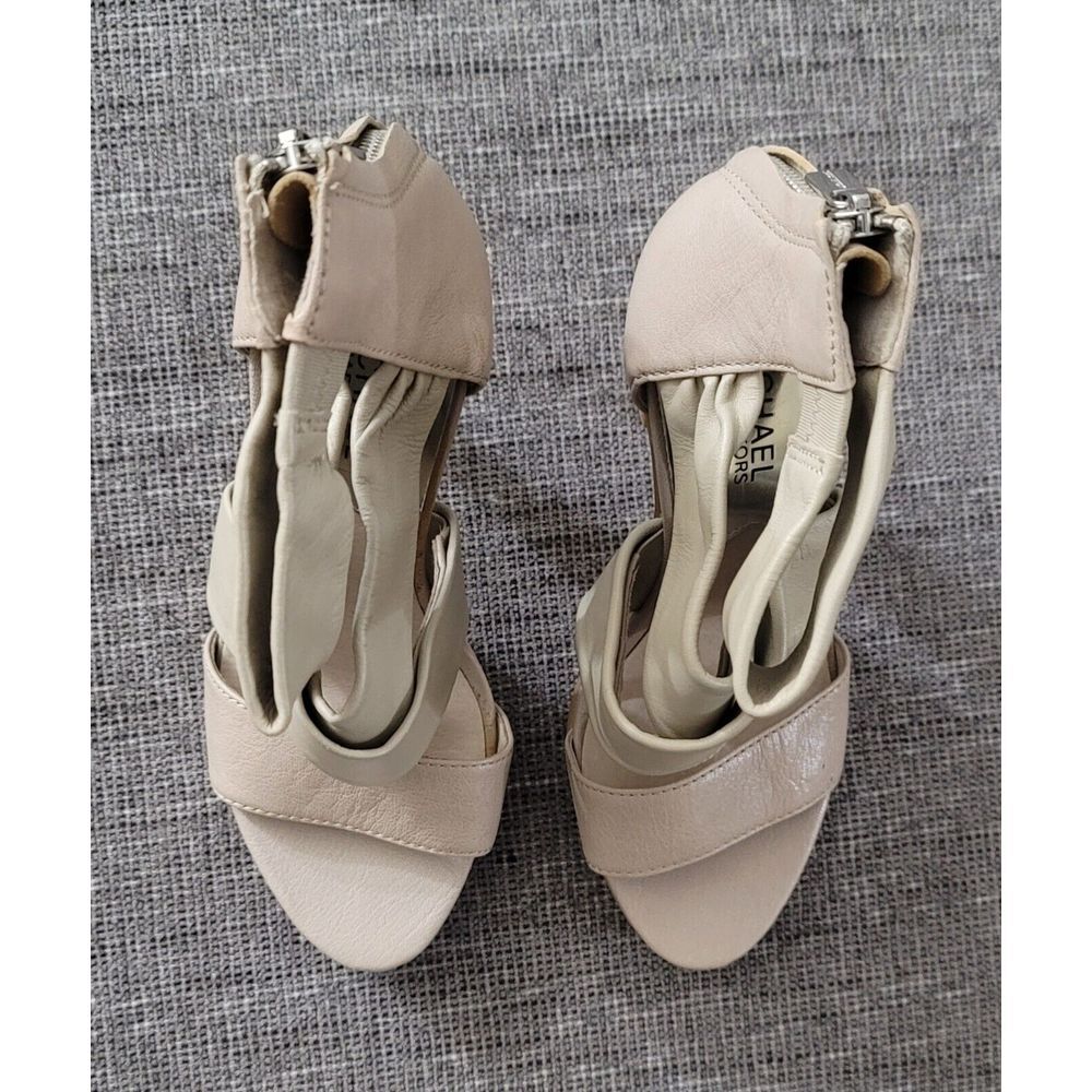 Michael Michael Kors Women's Beige Jennings Zip‎ Back Heels Size 7